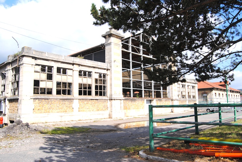 Grande halle exterieur